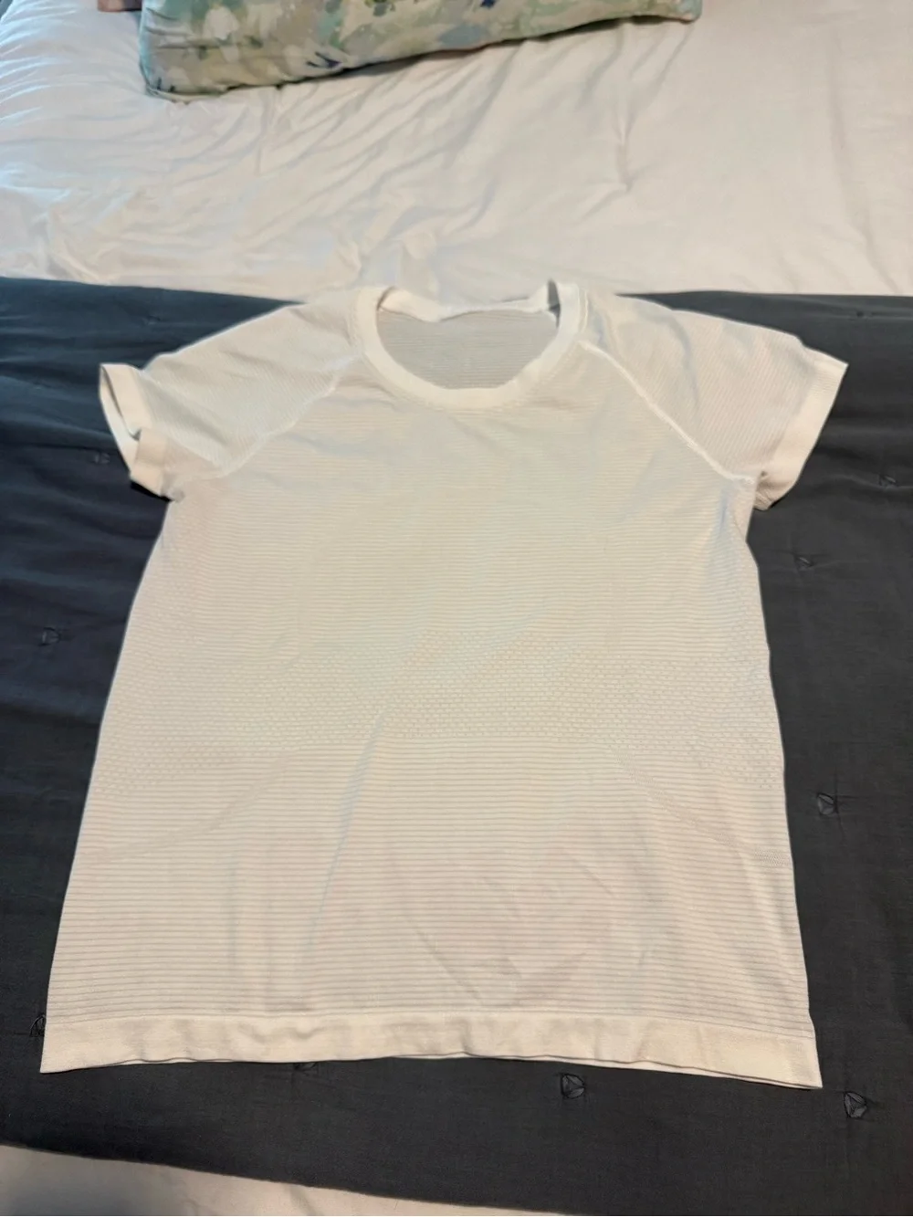 Lululemon swiftl tech waist length size 6